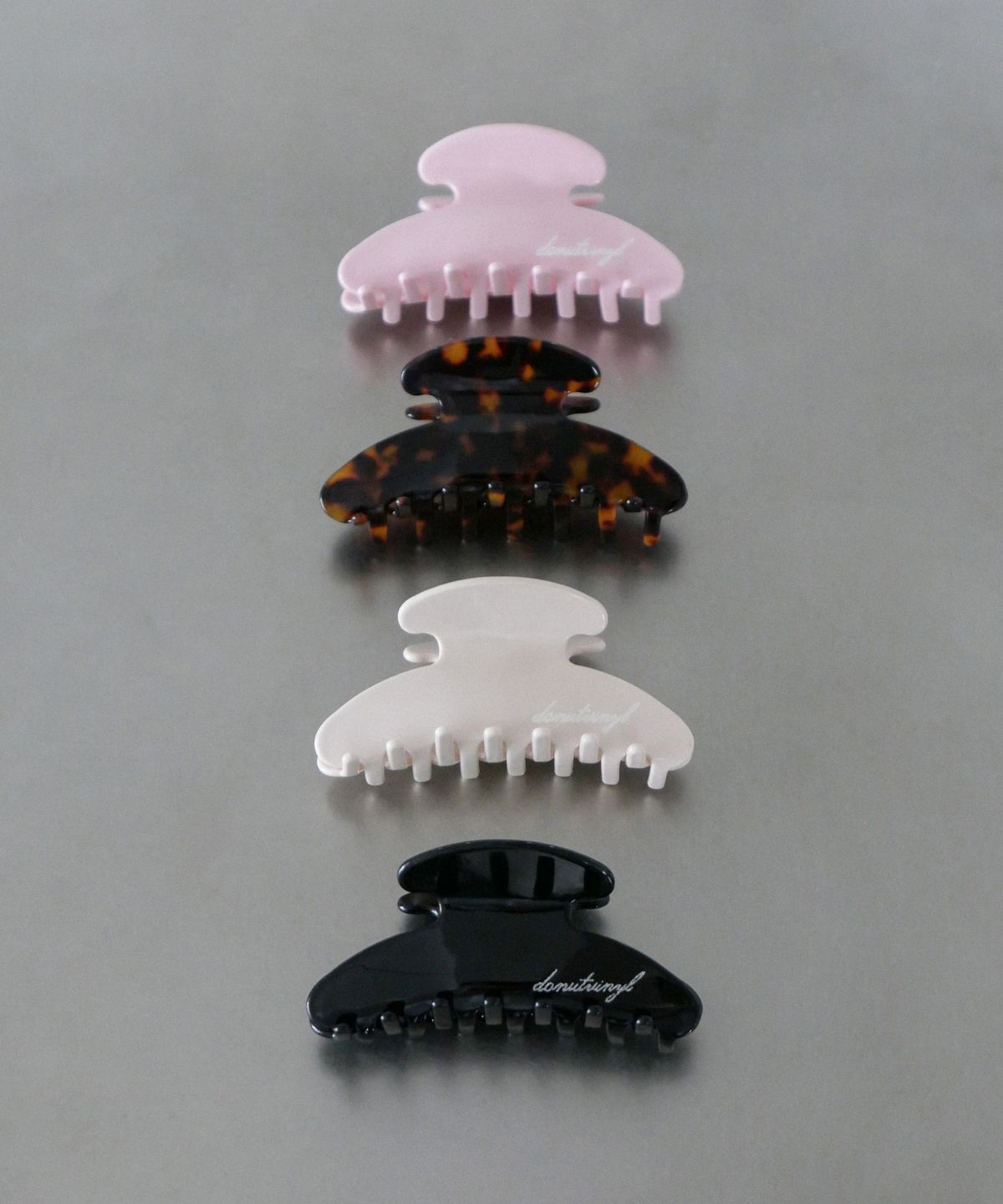 도넛바이닐샵(DONUTVINYLSHOP) lettering hair clip (6colors)