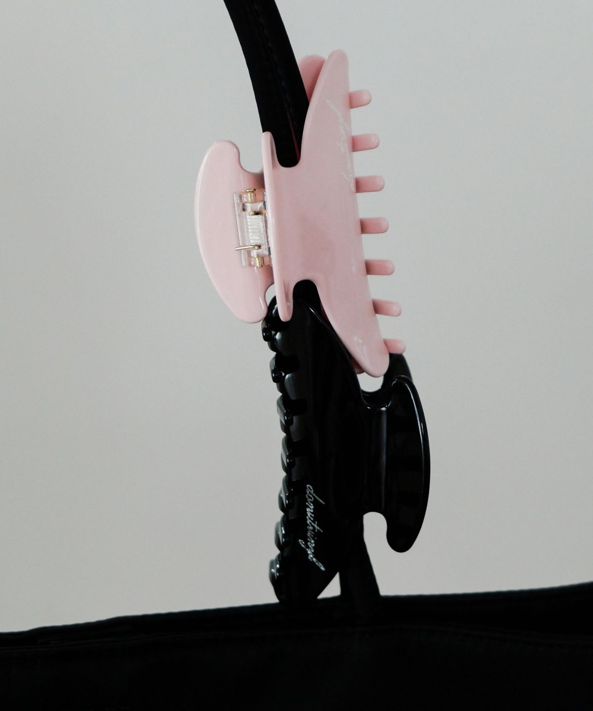 도넛바이닐샵(DONUTVINYLSHOP) lettering hair clip (6colors)