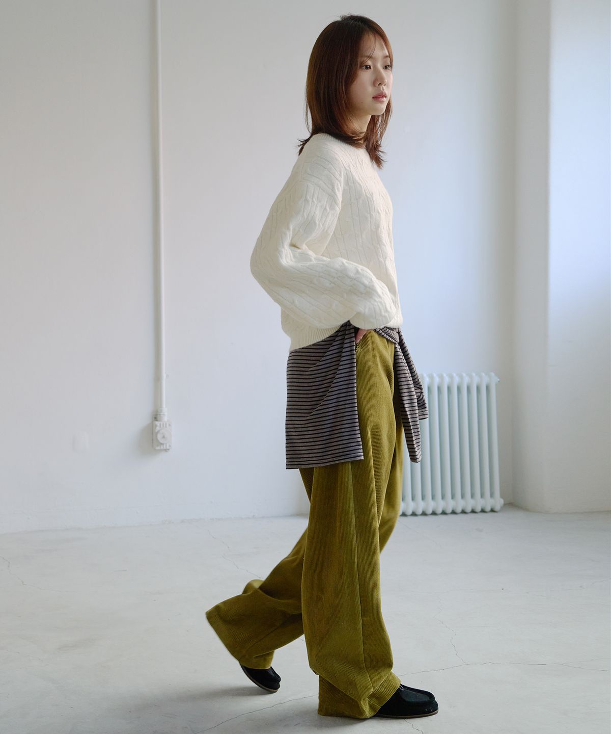 줄리아페페(JULIAPEPE) Curved Balloon Corduroy Pants (Olive)