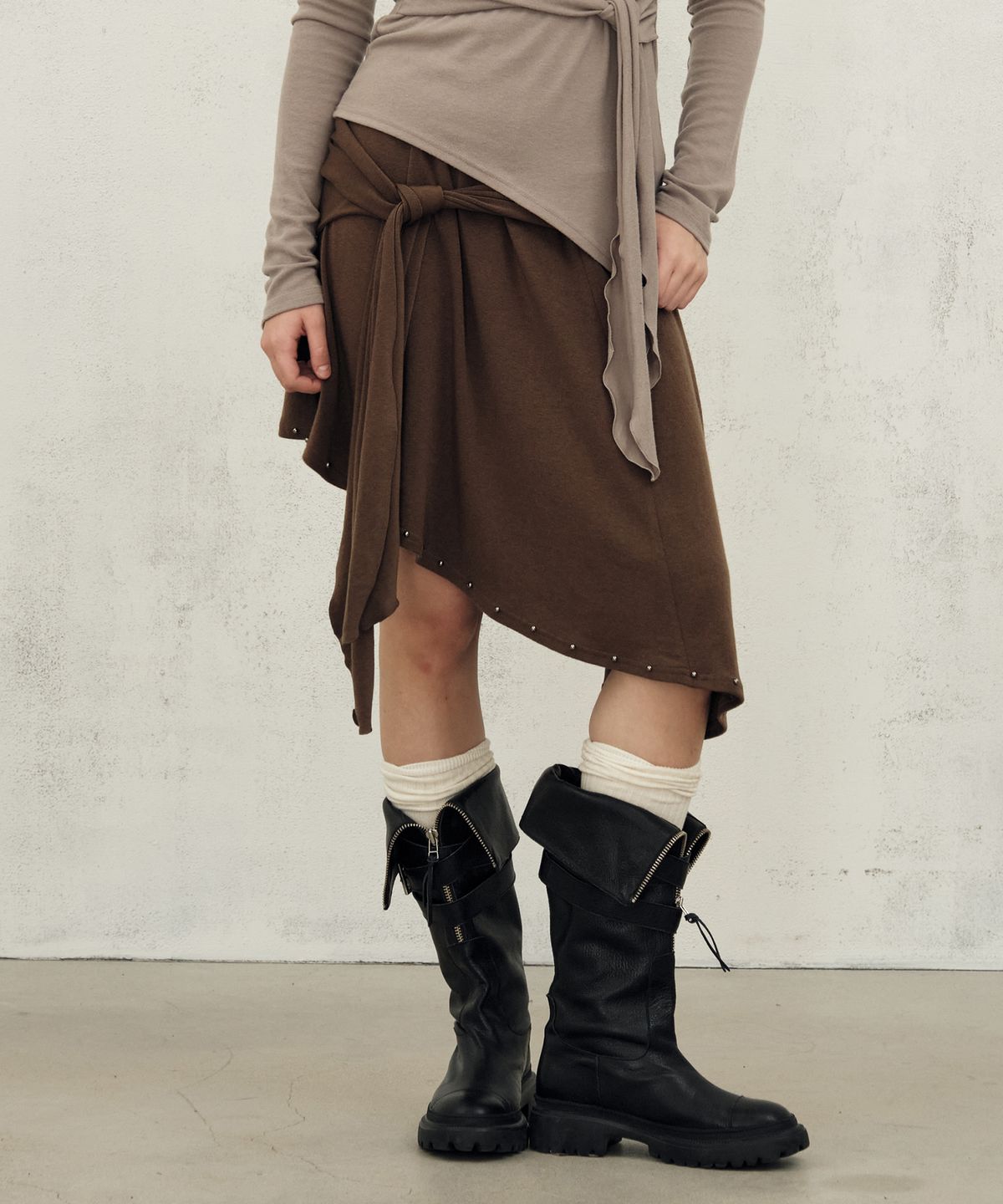 미드나잇 무브(MIDNIGHT MOVE) st stud skirt (brown)