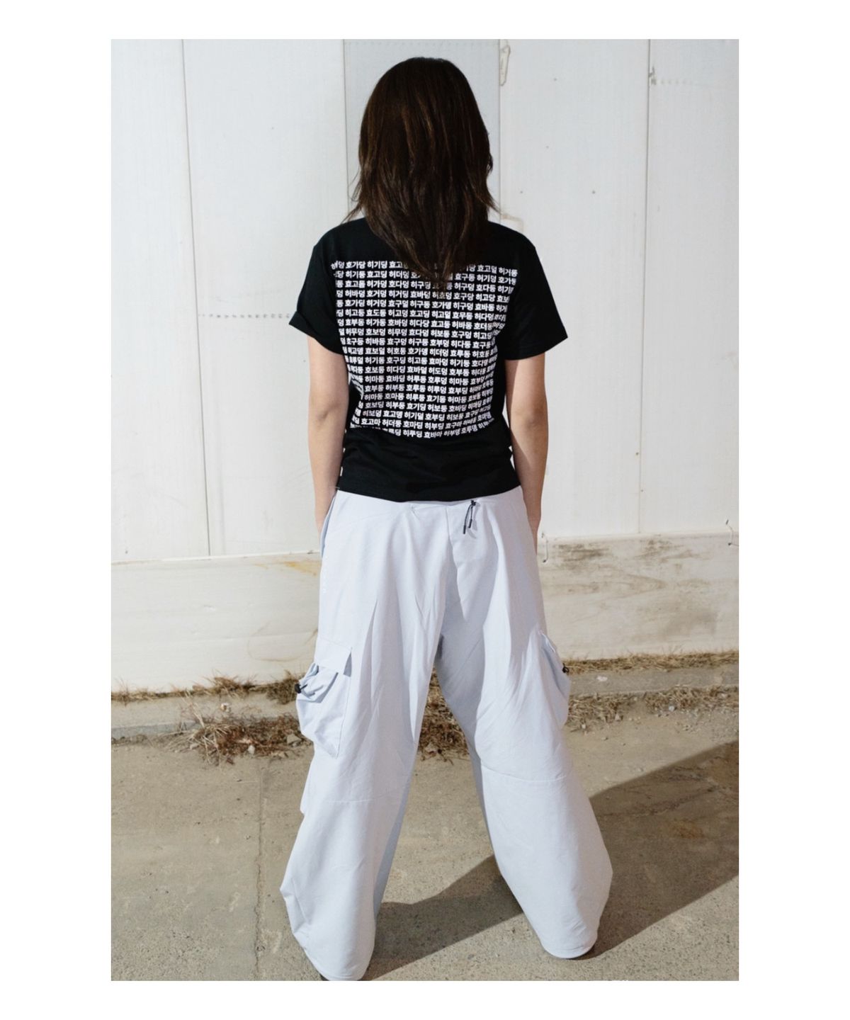 잇츠쿨띵(ITISCOOLTHING) 리얼 허거덩거덩스한 상황 T-shirts (black)