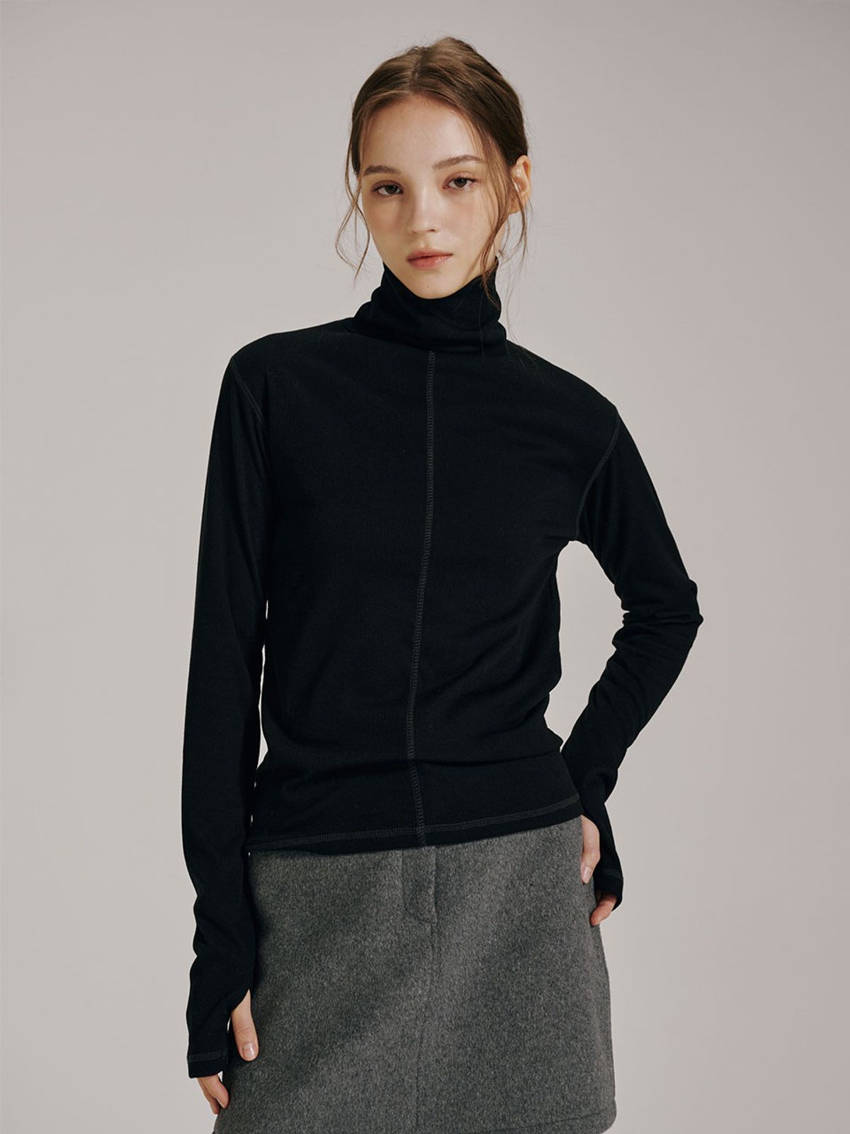 누브(NOUVE) 스티치 터틀넥 워머 티셔츠 - 블랙 / Stitch Turtleneck Warmer T-Shirt - Black