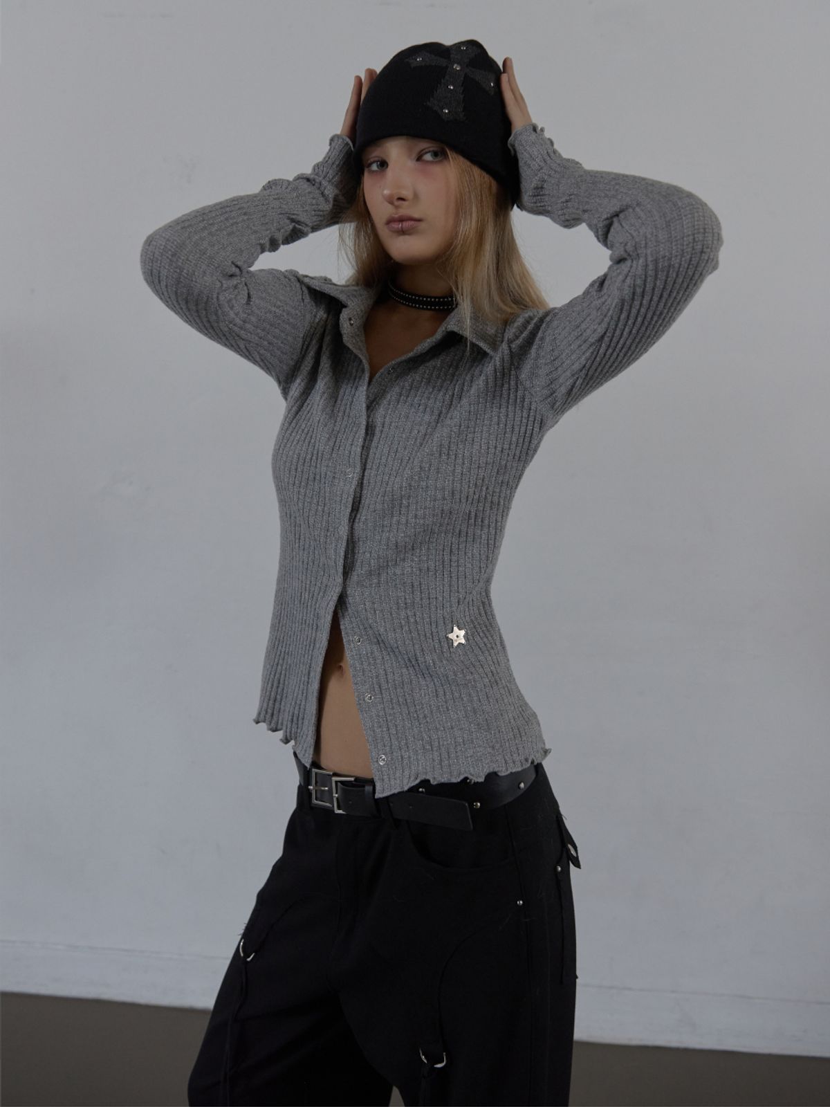 셋업이엑스이(SETUP-EXE) CROSS STUDDED BEANIE / BLACK