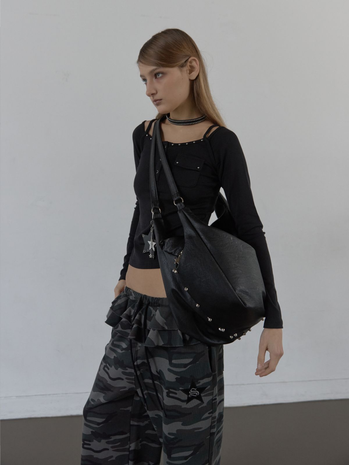 셋업이엑스이(SETUP-EXE) STUDDED TWO-WAY BIG BAG / BLACK