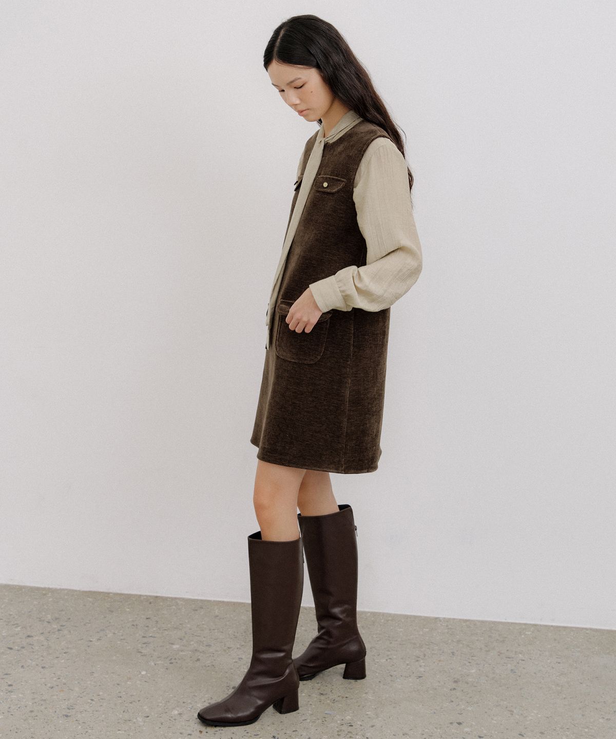 오떼뜨(OCTETTE) CORDUROY MINI POCKET OPS_BROWN