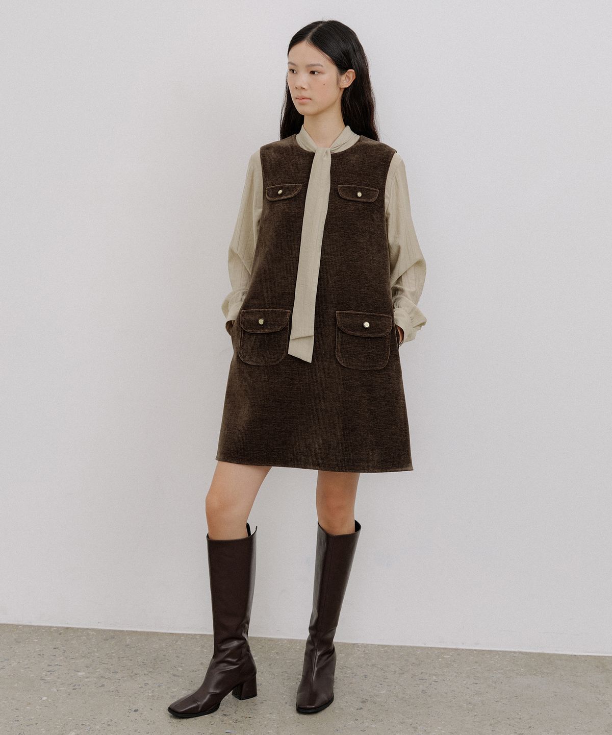 오떼뜨(OCTETTE) CORDUROY MINI POCKET OPS_BROWN