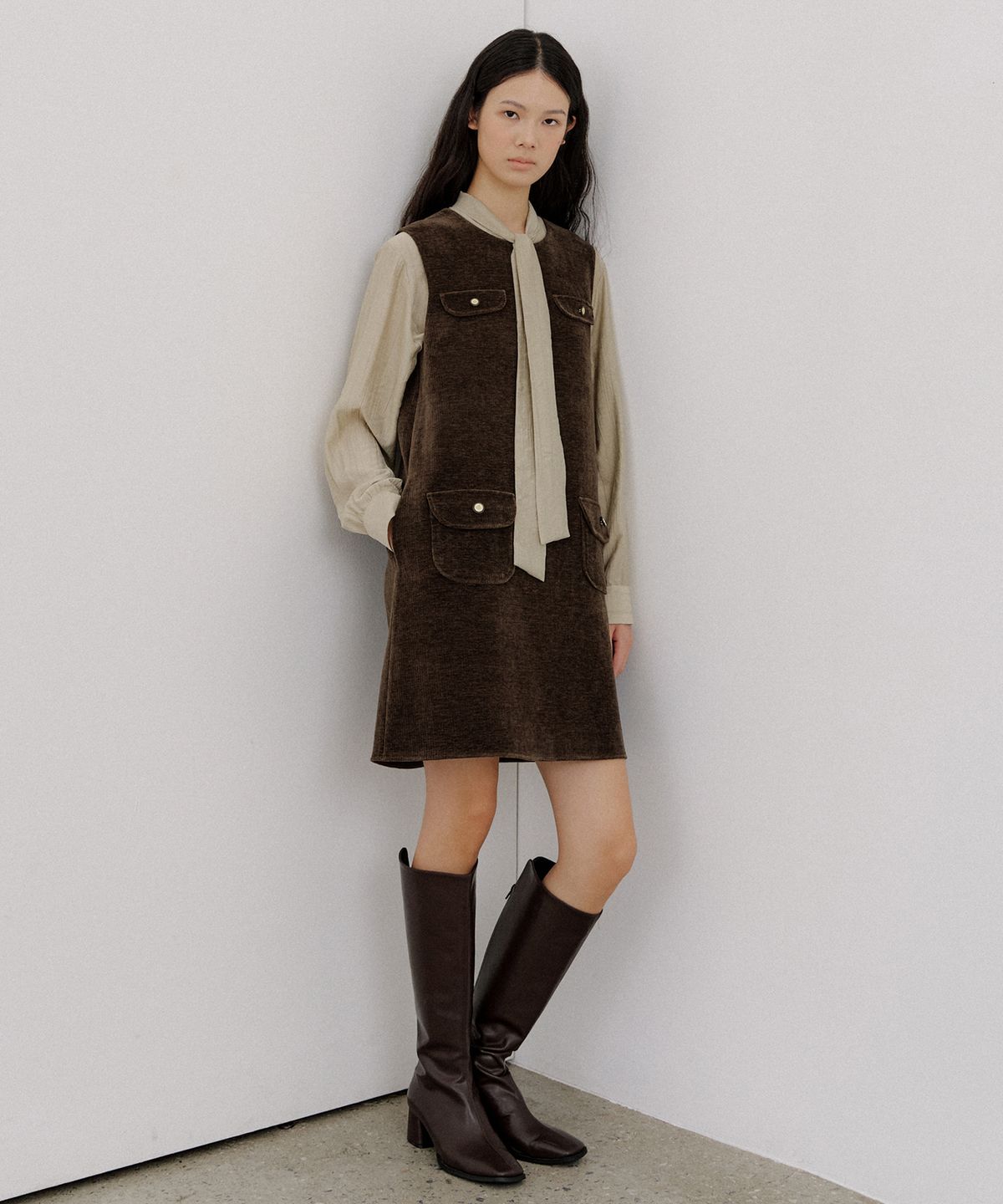 오떼뜨(OCTETTE) CORDUROY MINI POCKET OPS_BROWN