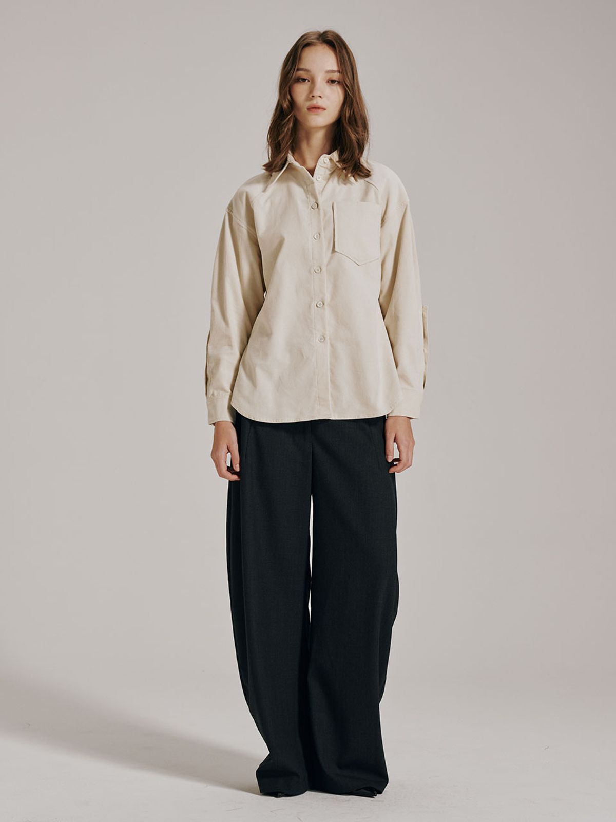 누브(NOUVE) 코듀로이 커브드 슬리브 블라우스 - 아이보리 / Corduroy Curved Sleeve Blouse -Ivory