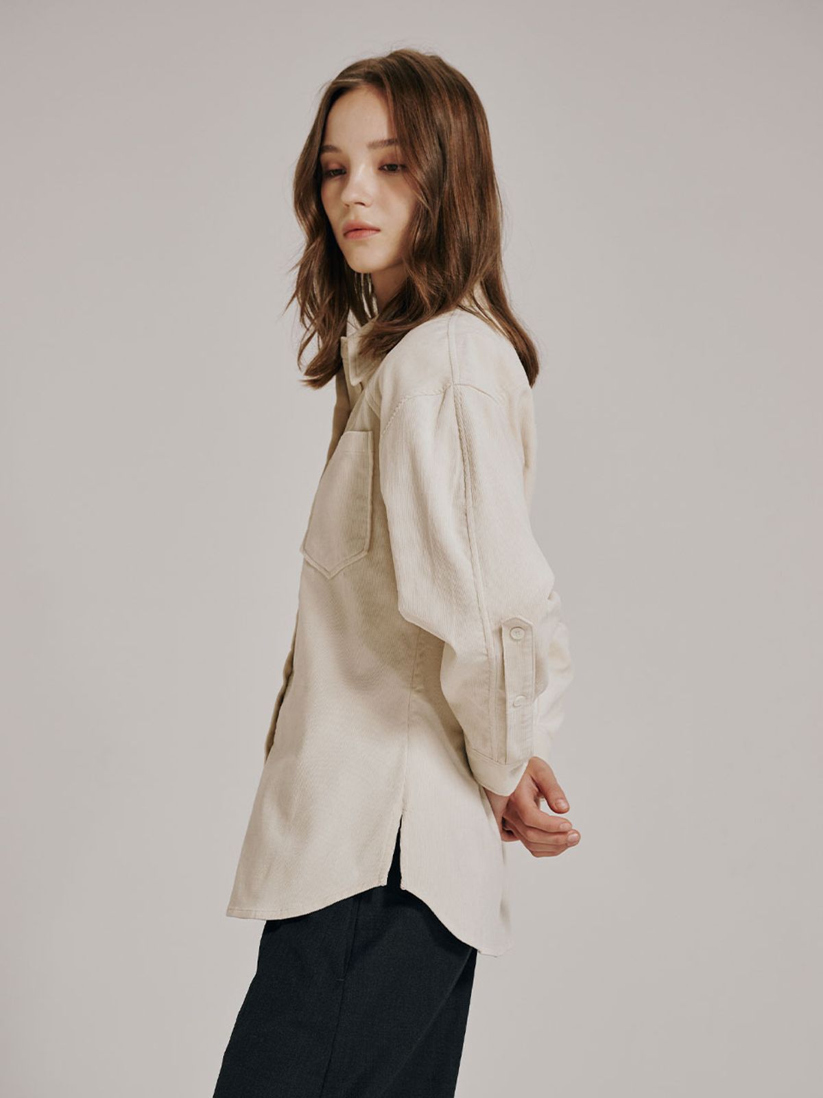 누브(NOUVE) 코듀로이 커브드 슬리브 블라우스 - 아이보리 / Corduroy Curved Sleeve Blouse -Ivory
