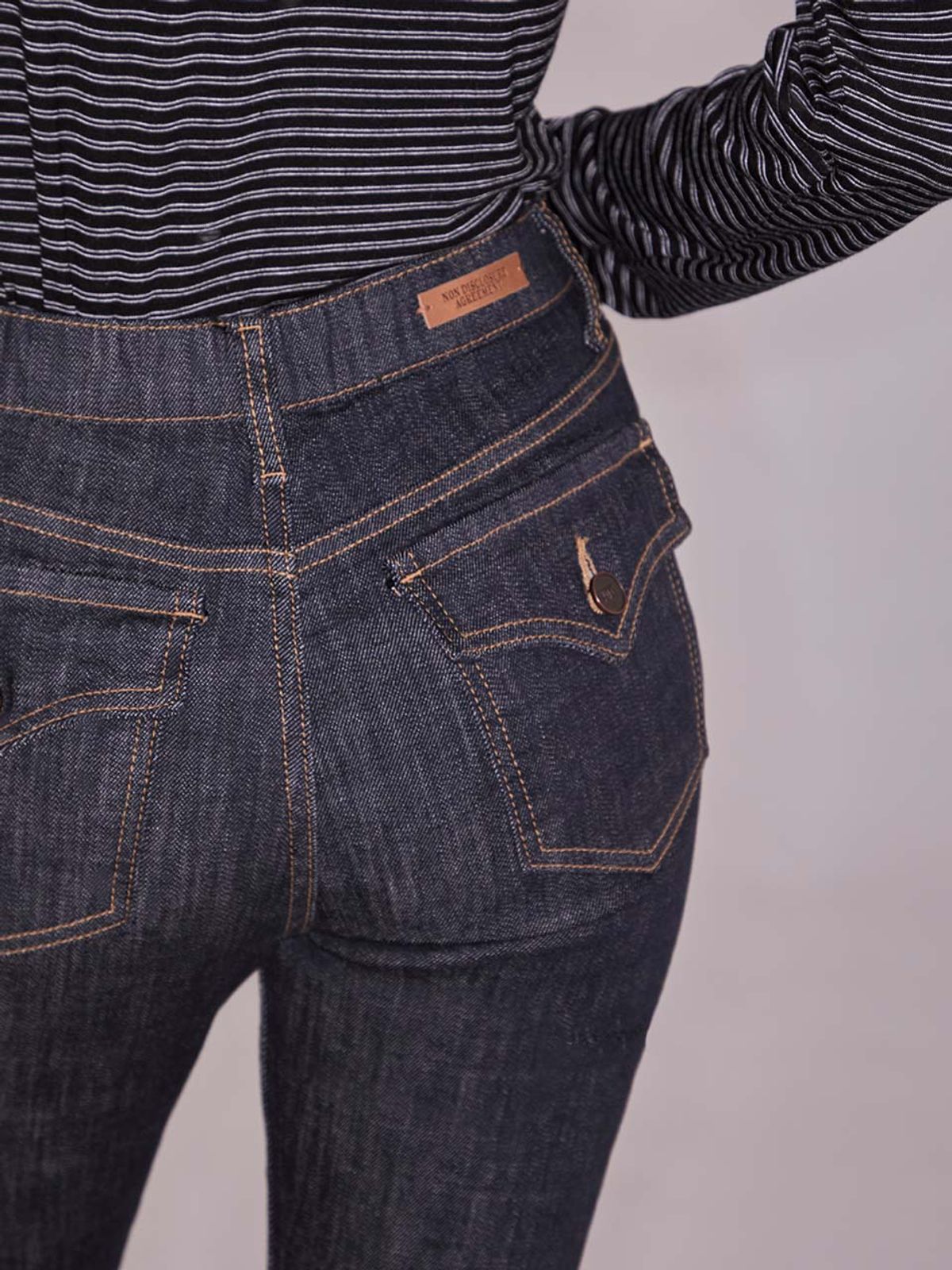 엔디에이 스튜디오(NDA STUDIO) NDA Lifting Bootcut Jean