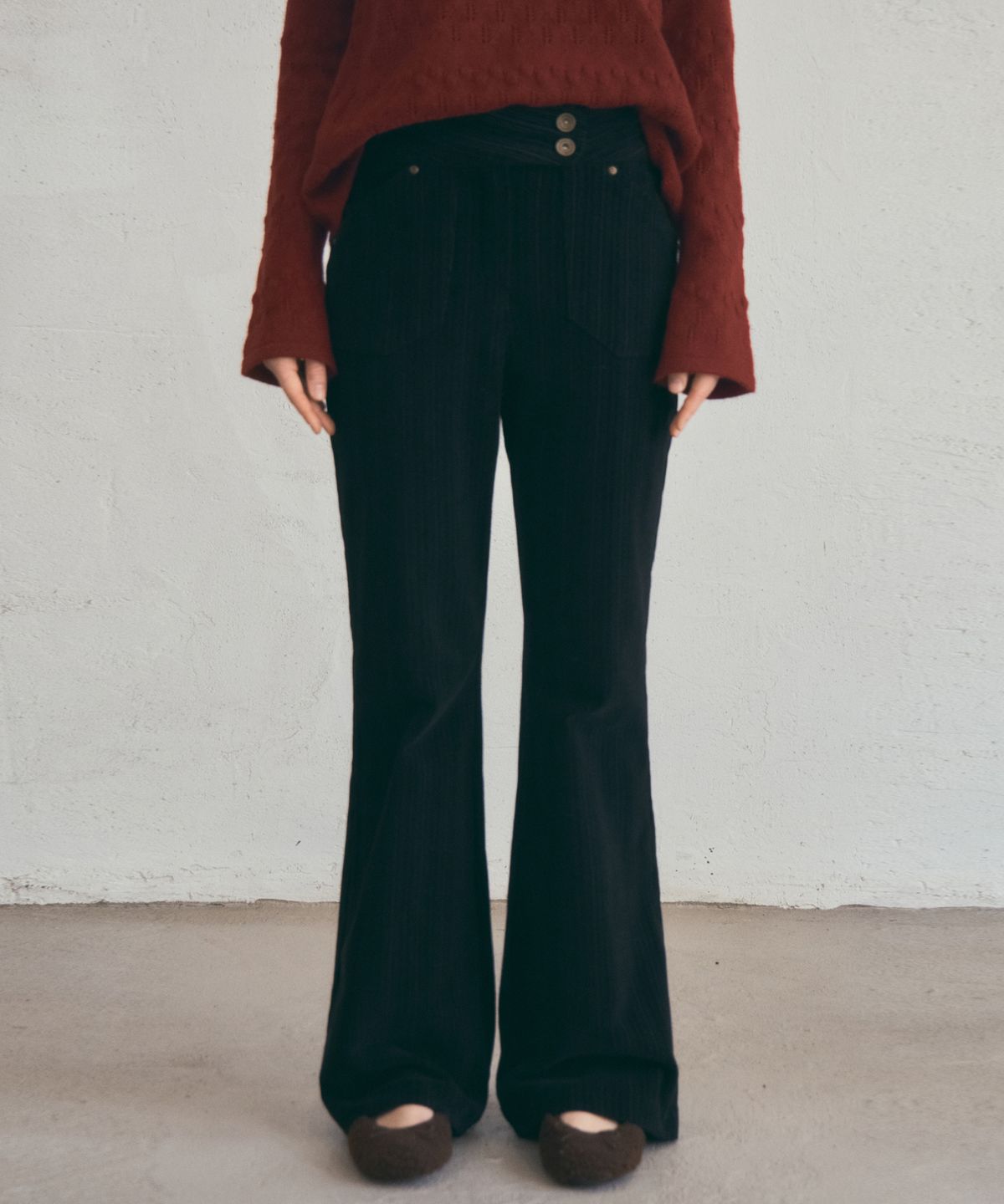 아우어노스텔지아(OURNOSTALGIA) Dusty Corduroy Slim Bootcut Pants_Black(O25-PT14)