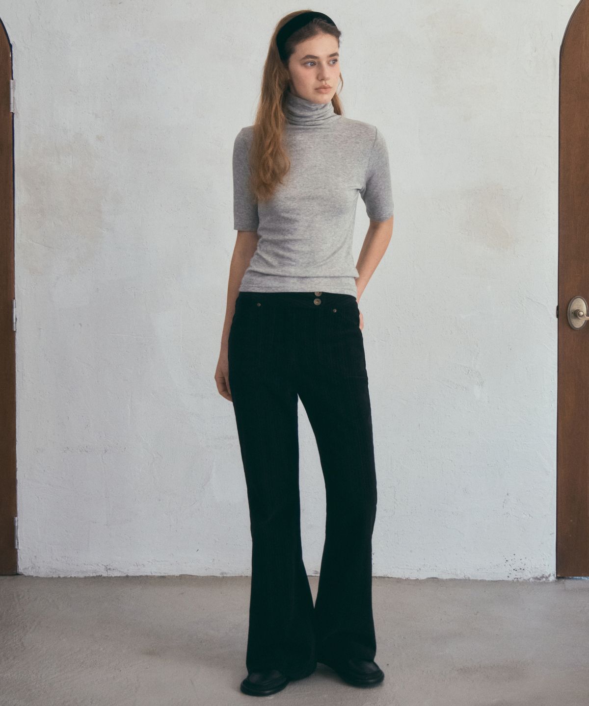 아우어노스텔지아(OURNOSTALGIA) Dusty Corduroy Slim Bootcut Pants_Black(O25-PT14)