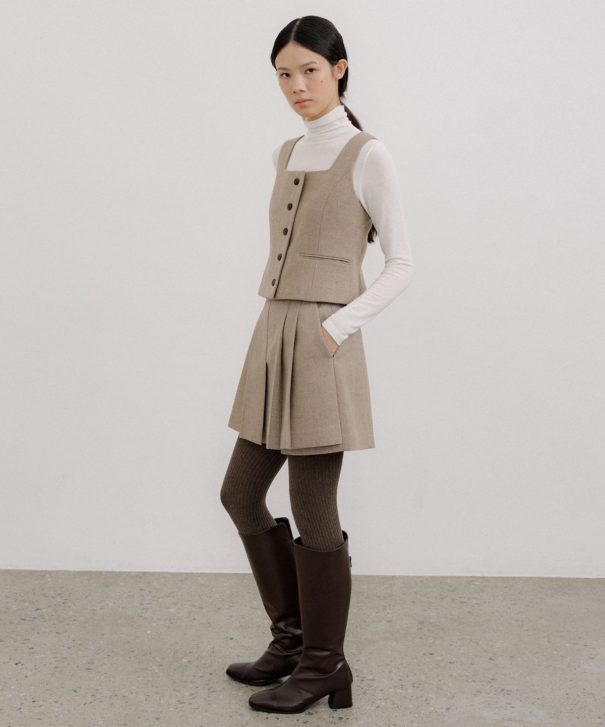 오떼뜨(OCTETTE) HERRINGBONE WOOL PLEATS SHORTS_2COLOR