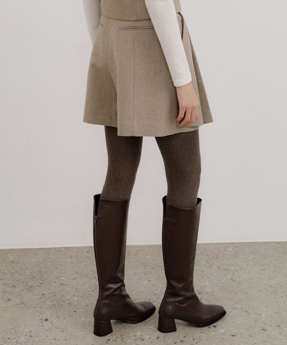 오떼뜨(OCTETTE) HERRINGBONE WOOL PLEATS SHORTS_2COLOR
