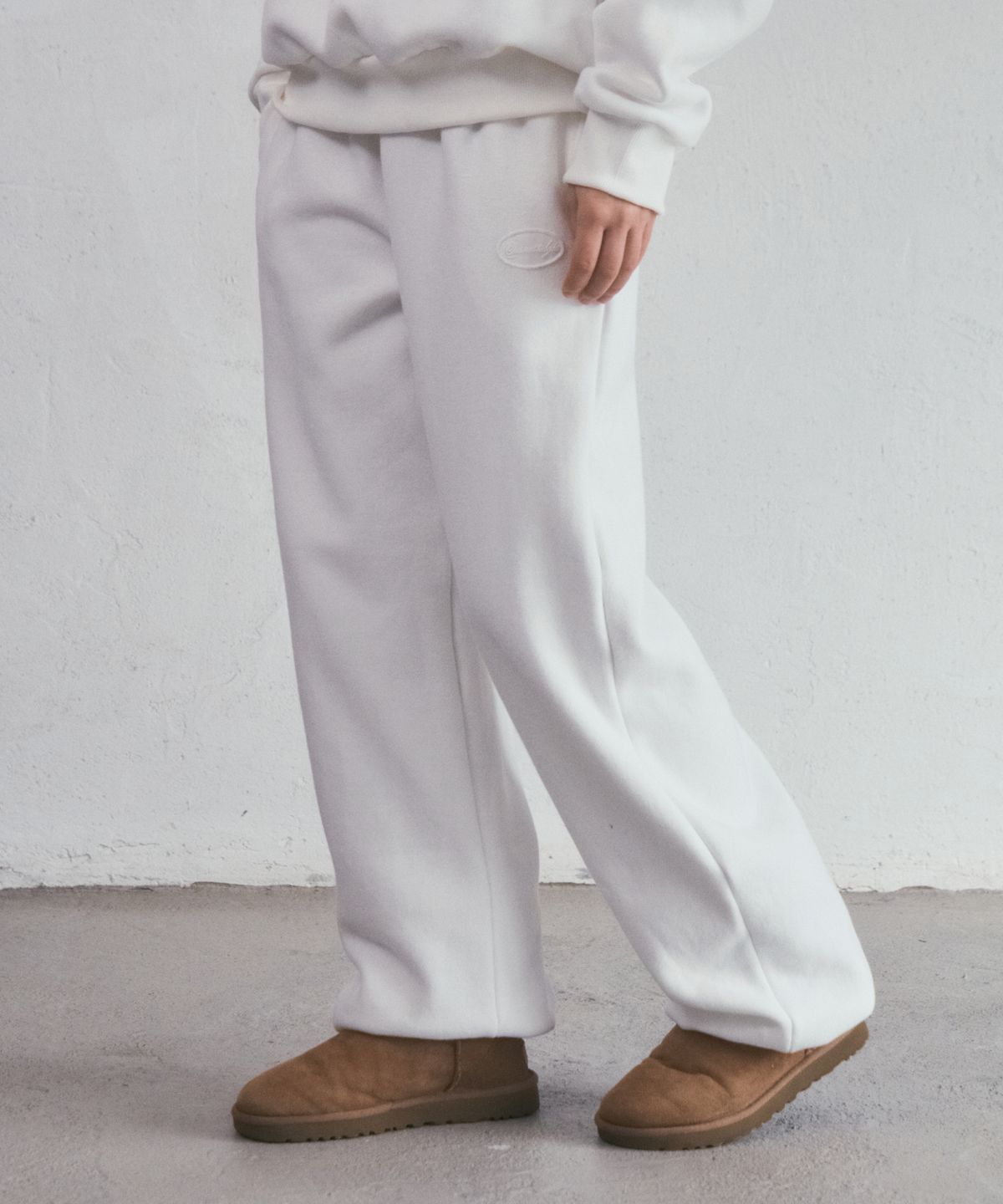 아우어노스텔지아(OURNOSTALGIA) Petal Boucle Sweat Pants_Ivory(O25-PT16)