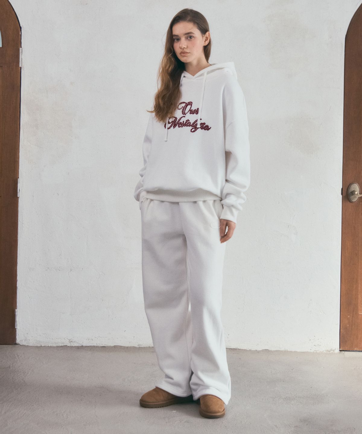 아우어노스텔지아(OURNOSTALGIA) Petal Boucle Sweat Pants_Ivory(O25-PT16)