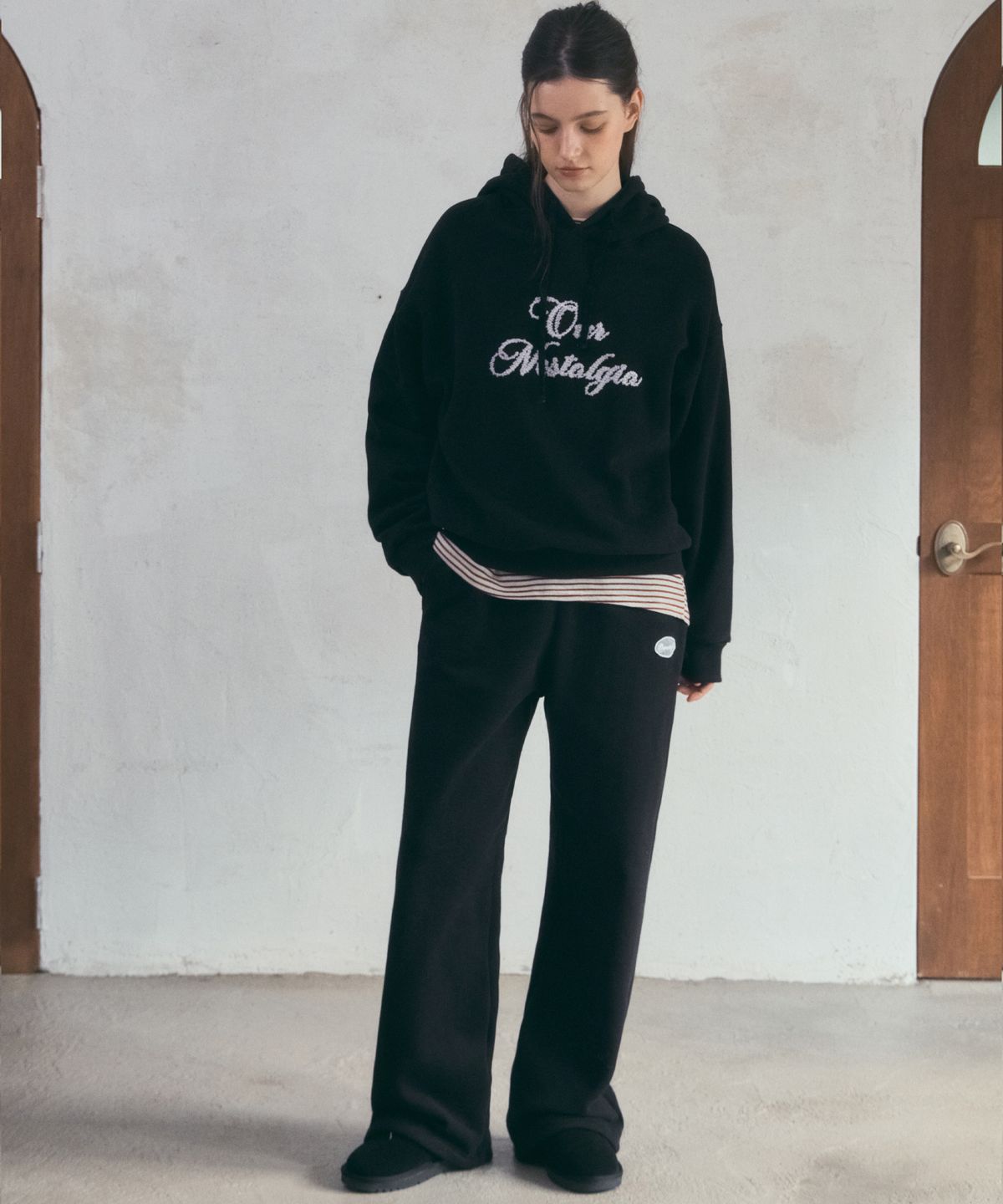 아우어노스텔지아(OURNOSTALGIA) Petal Boucle Sweat Pants_Black(O25-PT16)