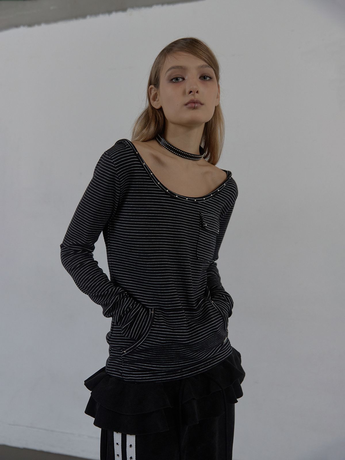 셋업이엑스이(SETUP-EXE) SOFT STRIPE HOODIE TOP / BLACK