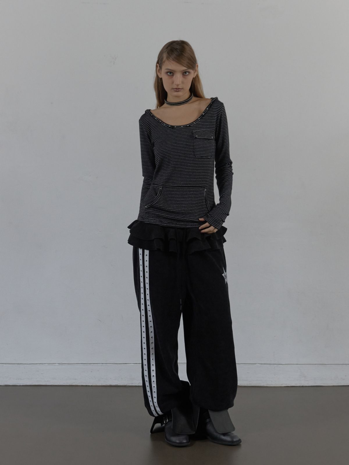 셋업이엑스이(SETUP-EXE) SOFT STRIPE HOODIE TOP / BLACK