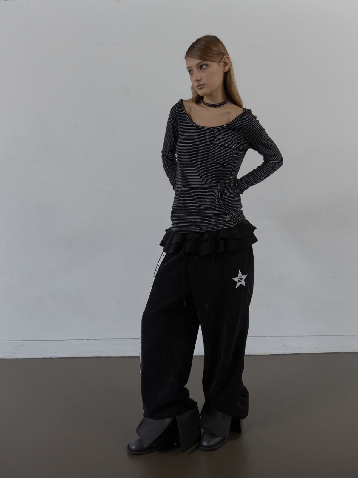 셋업이엑스이(SETUP-EXE) SOFT STRIPE HOODIE TOP / BLACK