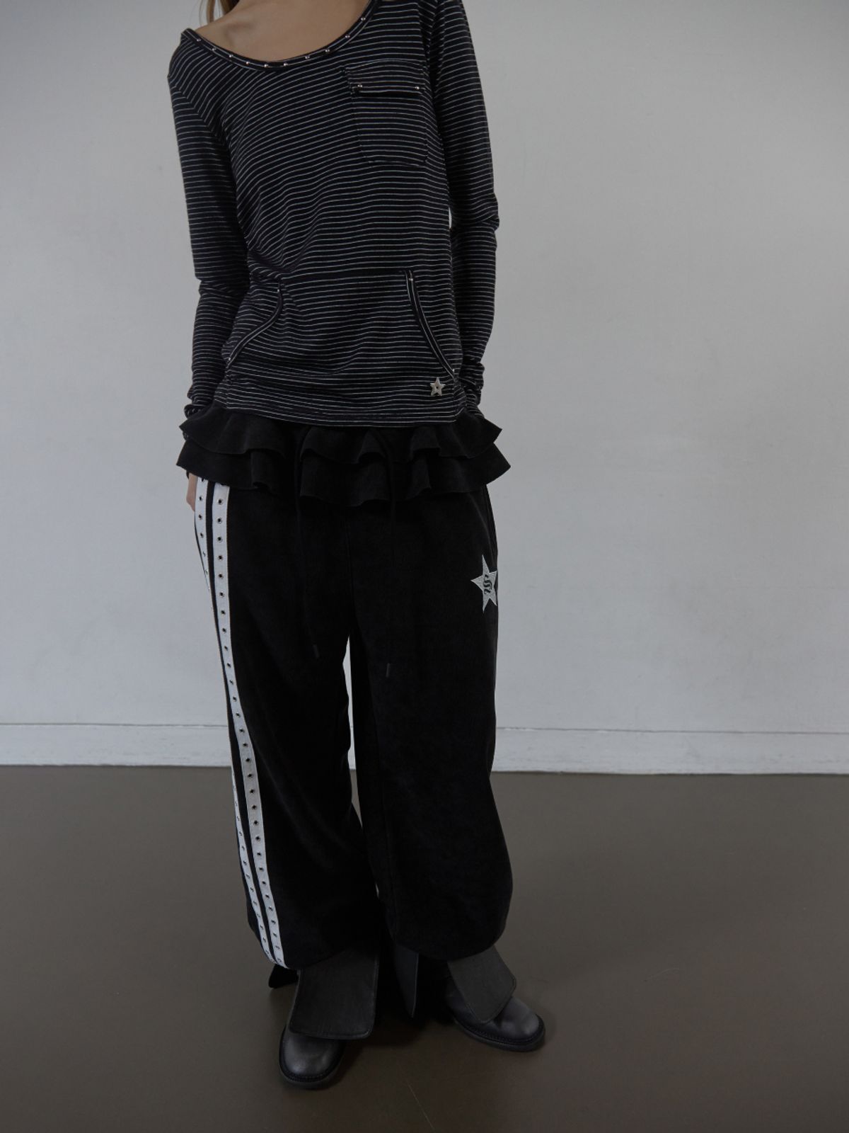 셋업이엑스이(SETUP-EXE) SOFT STRIPE HOODIE TOP / BLACK