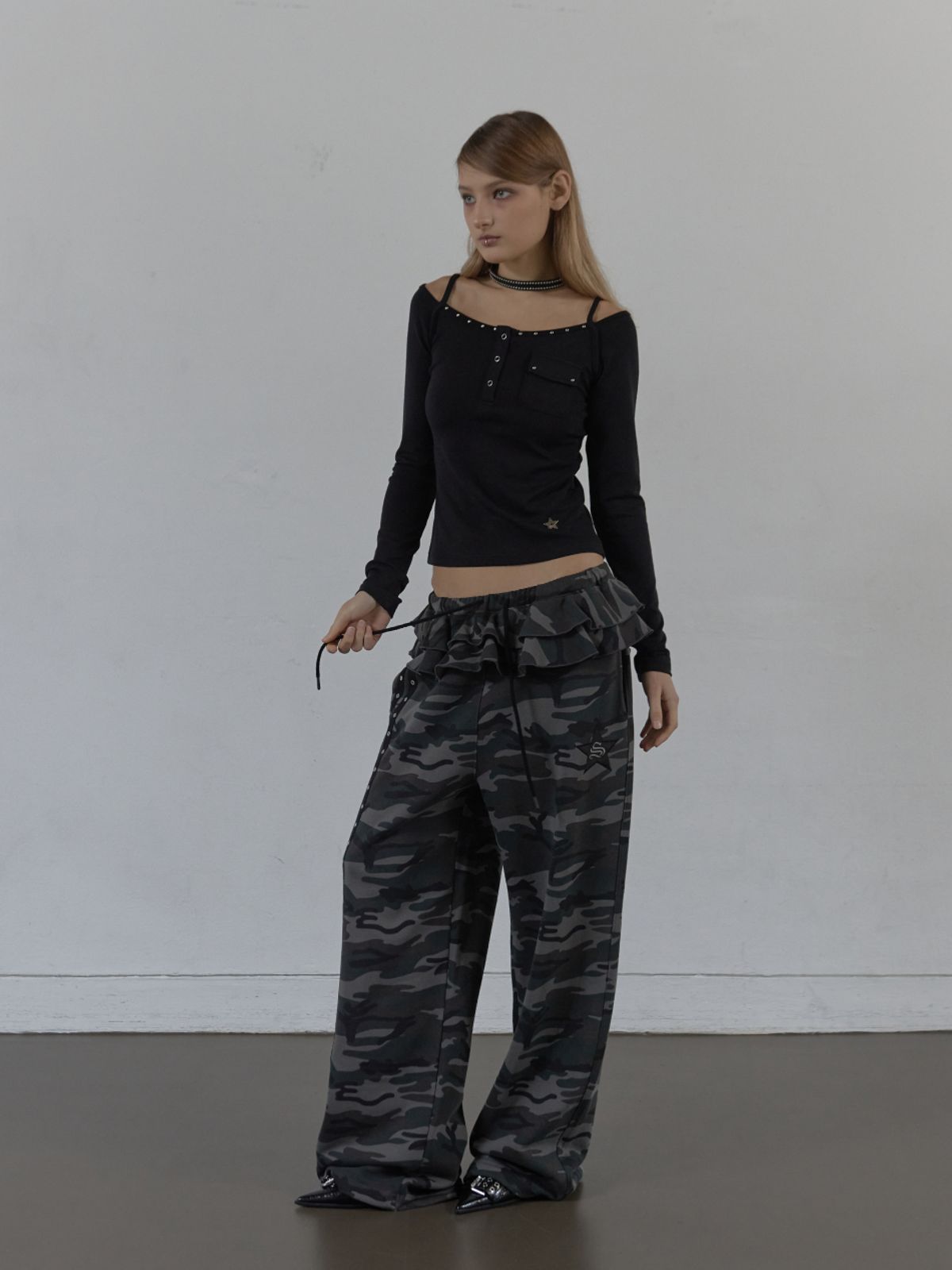 셋업이엑스이(SETUP-EXE) SLEEVELESS LAYERED TOP / BLACK