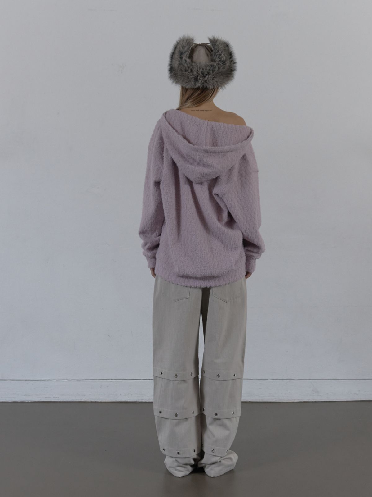 셋업이엑스이(SETUP-EXE) HAIRY V-NECK HOODIE / LILAC