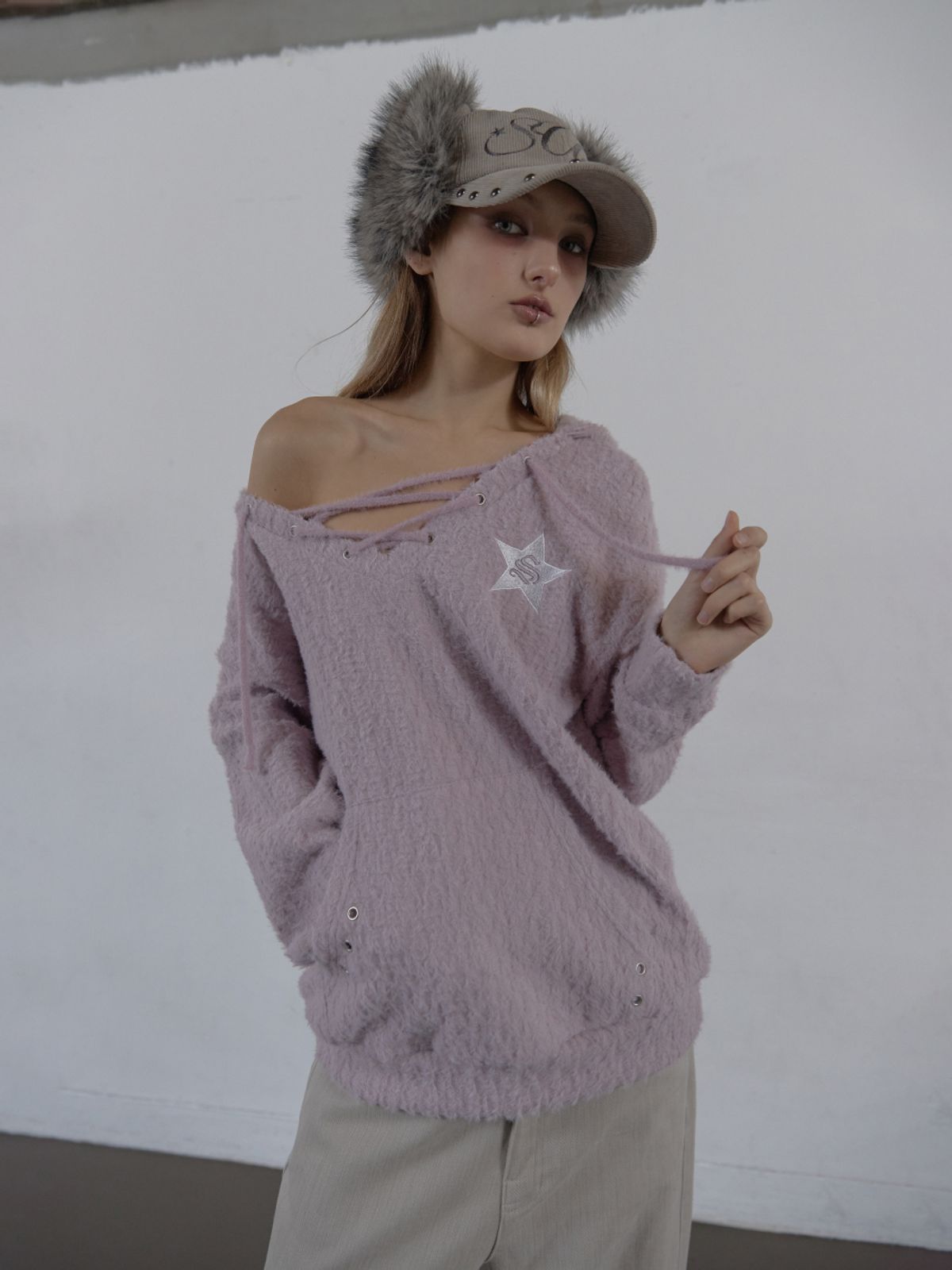 셋업이엑스이(SETUP-EXE) HAIRY V-NECK HOODIE / LILAC