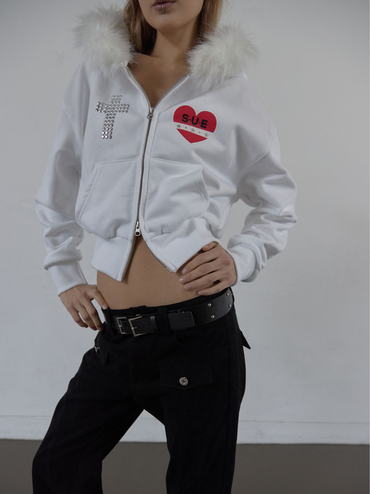 셋업이엑스이(SETUP-EXE) FUR TRIMMING HOODED ZIP-UP / WHITE