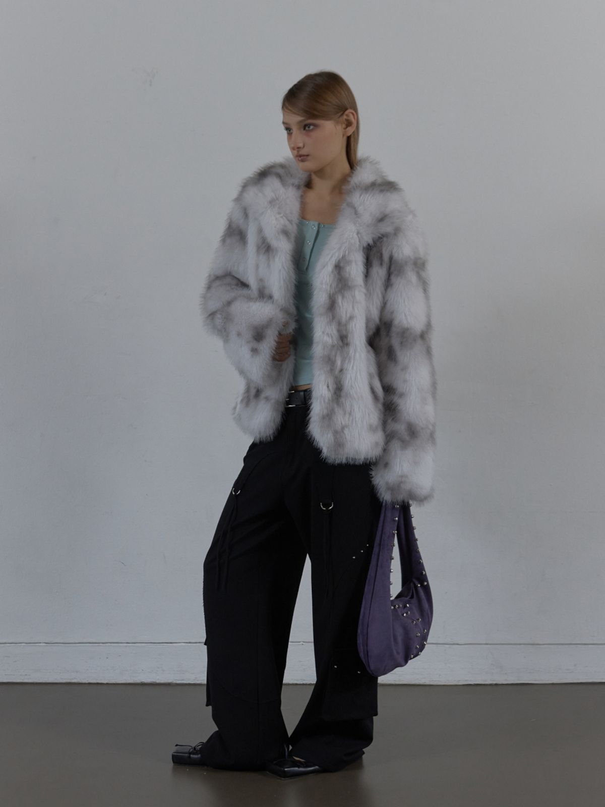 셋업이엑스이(SETUP-EXE) FAUX FUR JACKET / WHITE