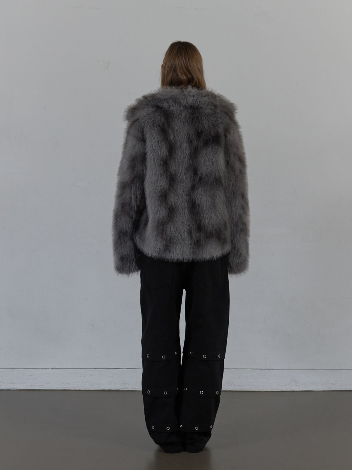 셋업이엑스이(SETUP-EXE) FAUX FUR JACKET / CHARCOAL