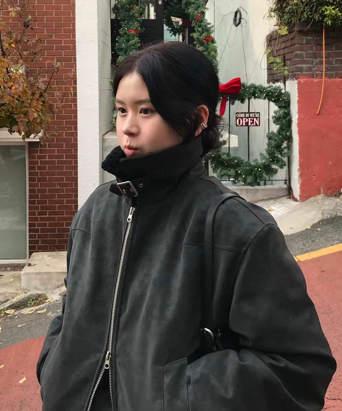 데이(THEY) 스웨이드 레더 무스탕 자켓_BLACK