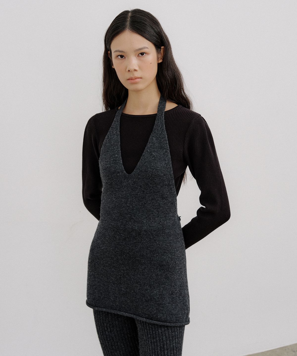 오떼뜨(OCTETTE) WOOL HALTER KNIT TOP_2COLOR