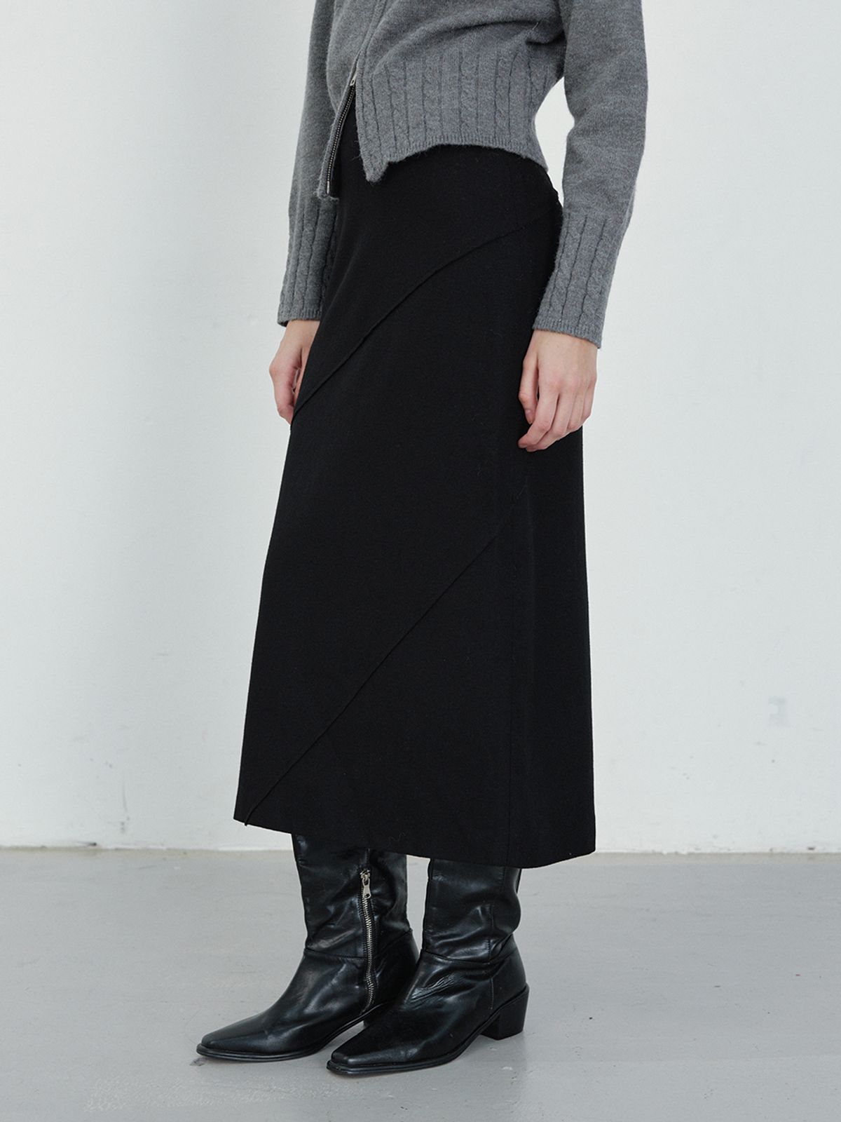 헌치(HUNCH) Ubalanced Incision Skirt