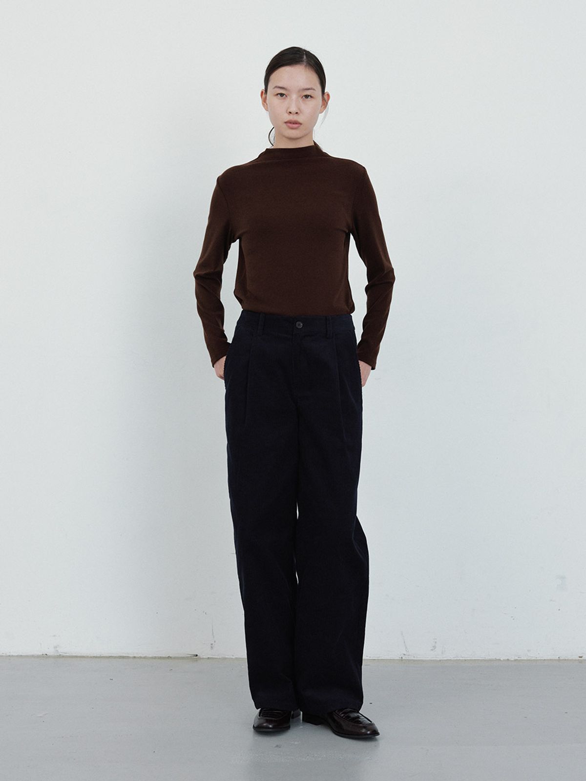 헌치(HUNCH) Curved Corduroy One-Tuck Pants (2color)