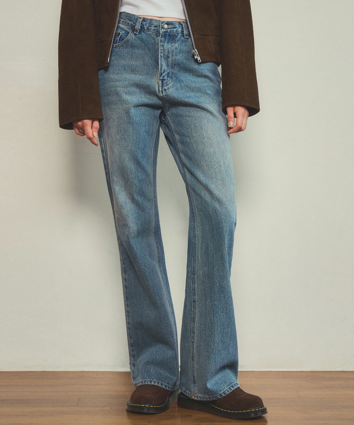 아우어노스텔지아(OURNOSTALGIA) sandwashing bootcut denim jean