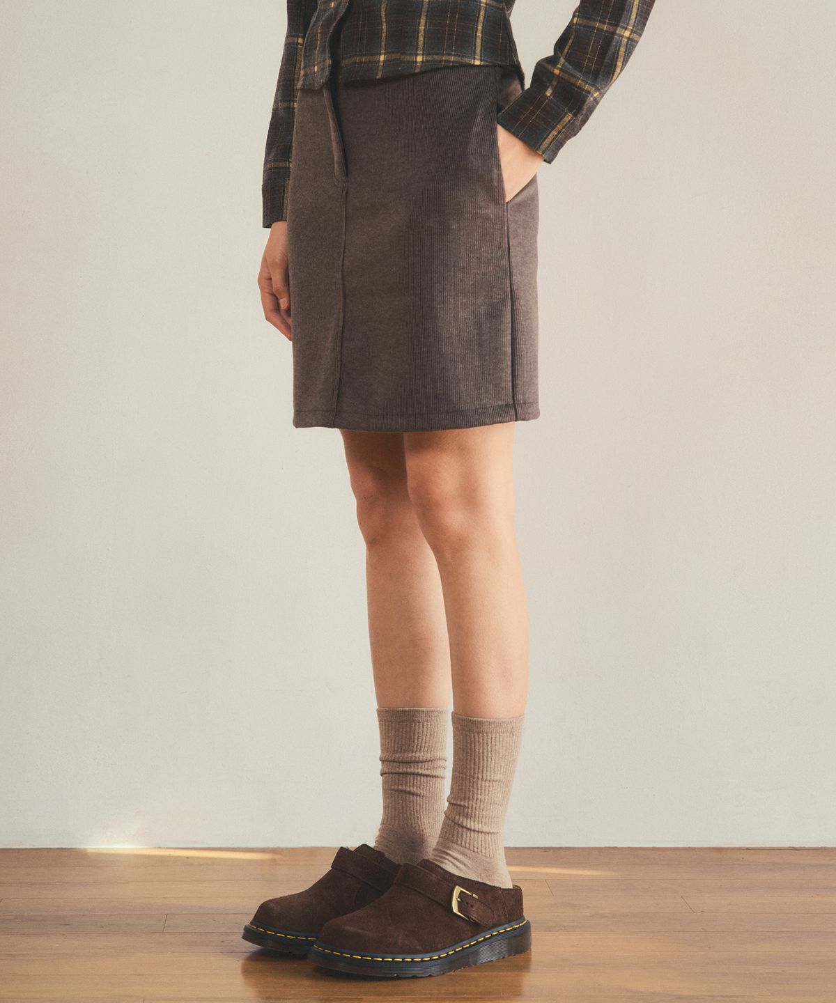 아우어노스텔지아(OURNOSTALGIA) classic stripe midi skirt_Hazelnut