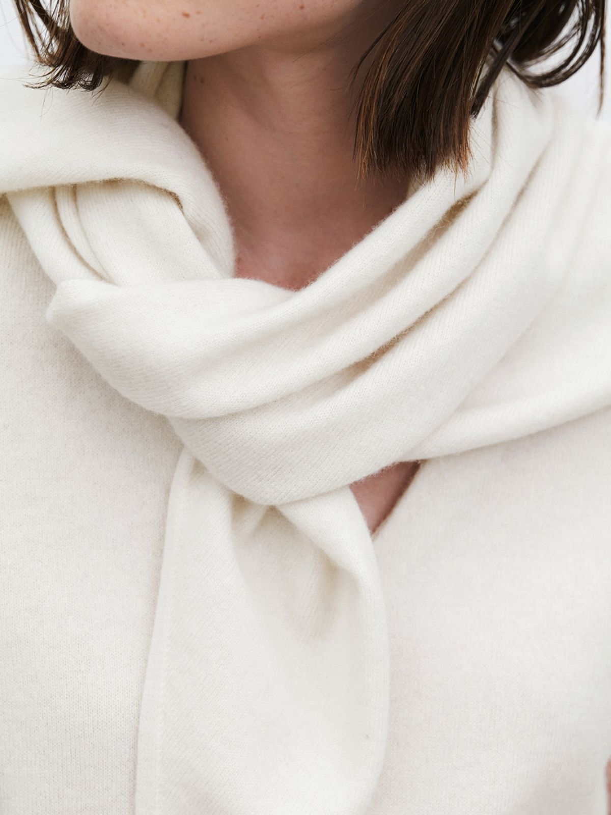 아틀리에 나인(ATELIER NAIN) (SF-0007)ESSENTIAL CASHMERE TRIANGLE SCALF