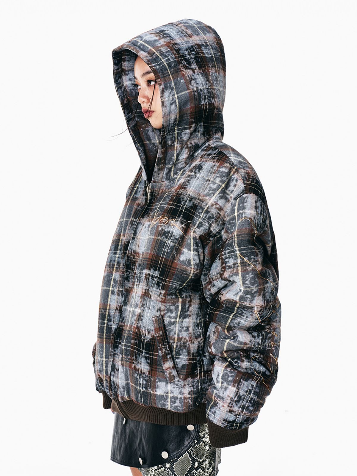 와이이이엘(YEEL) CUBIC TARTAN CHECK HOODIE JUMPER BROWN