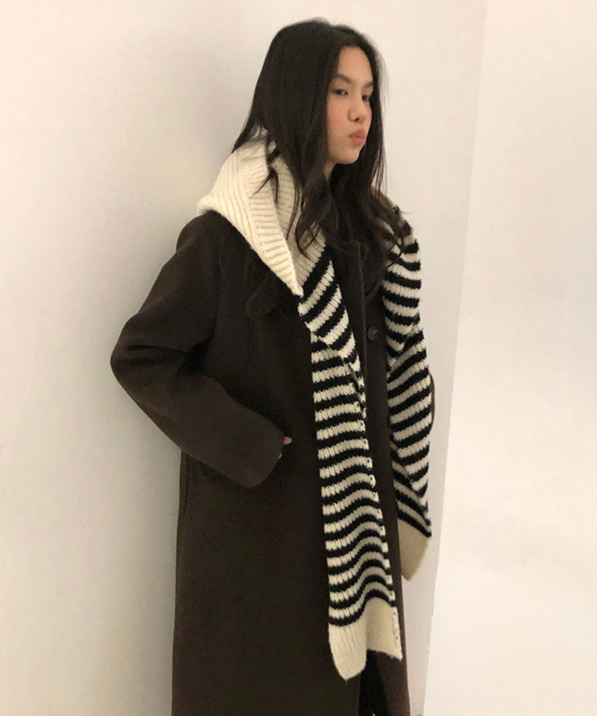 리리수(LILISU) Charlie Hoodie Muffler / Ivory Black