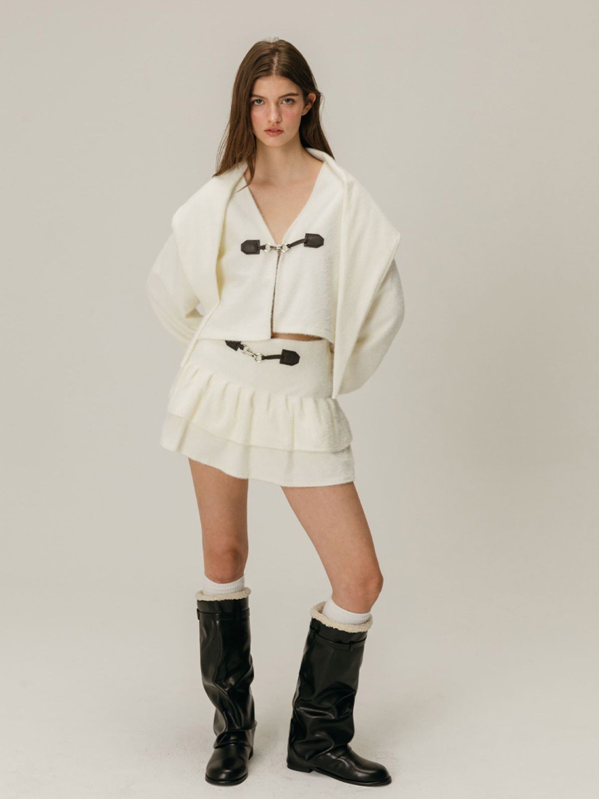 모이페어(MOIFAIRE) BUCKLE SNOWFLAKE CARDIGAN SET / IVORY