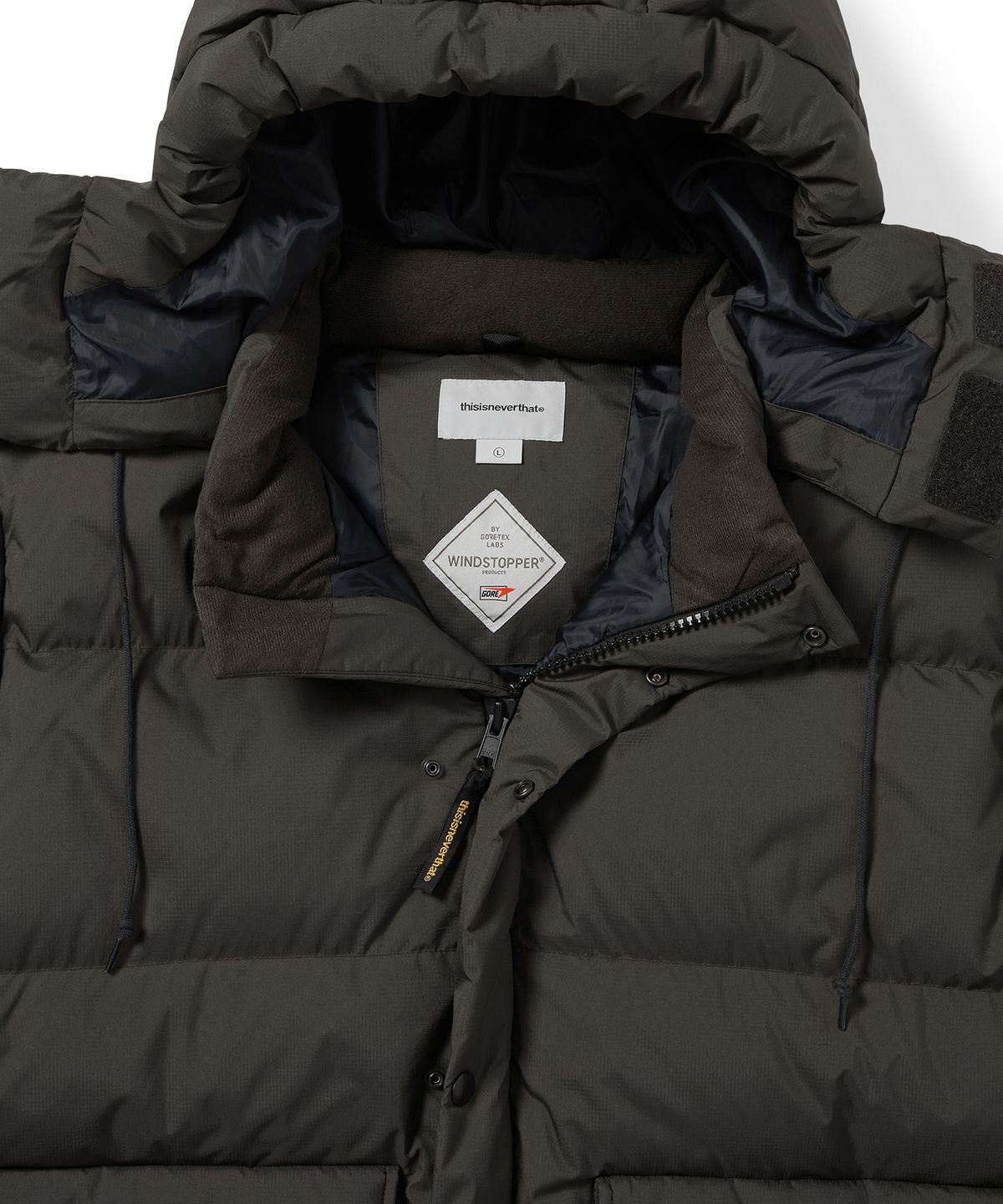 디스이즈네버댓(THISISNEVERTHAT) GORE-TEX WINDSTOPPER Expedition Down Jacket Olive Drab