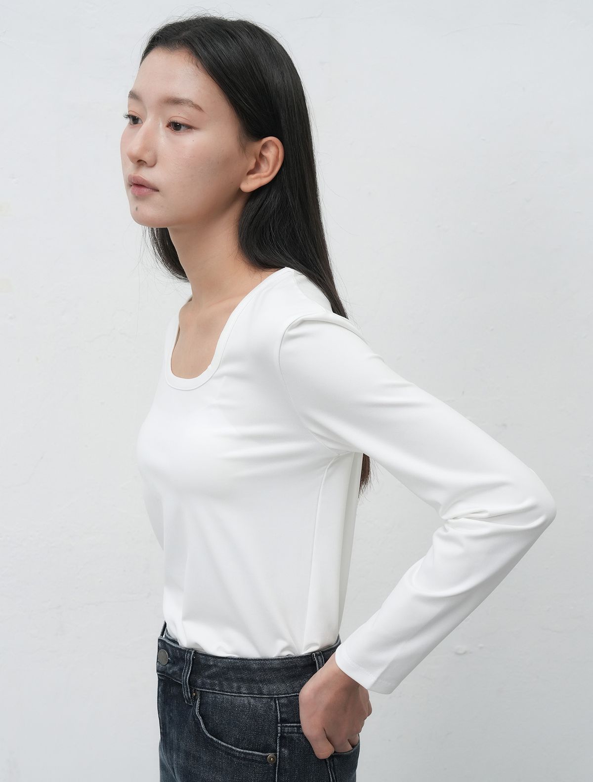 제너럴아이디어(GENERALIDEA) 히트젯 히트 U넥 티셔츠 [WHITE] / WBE4L01516