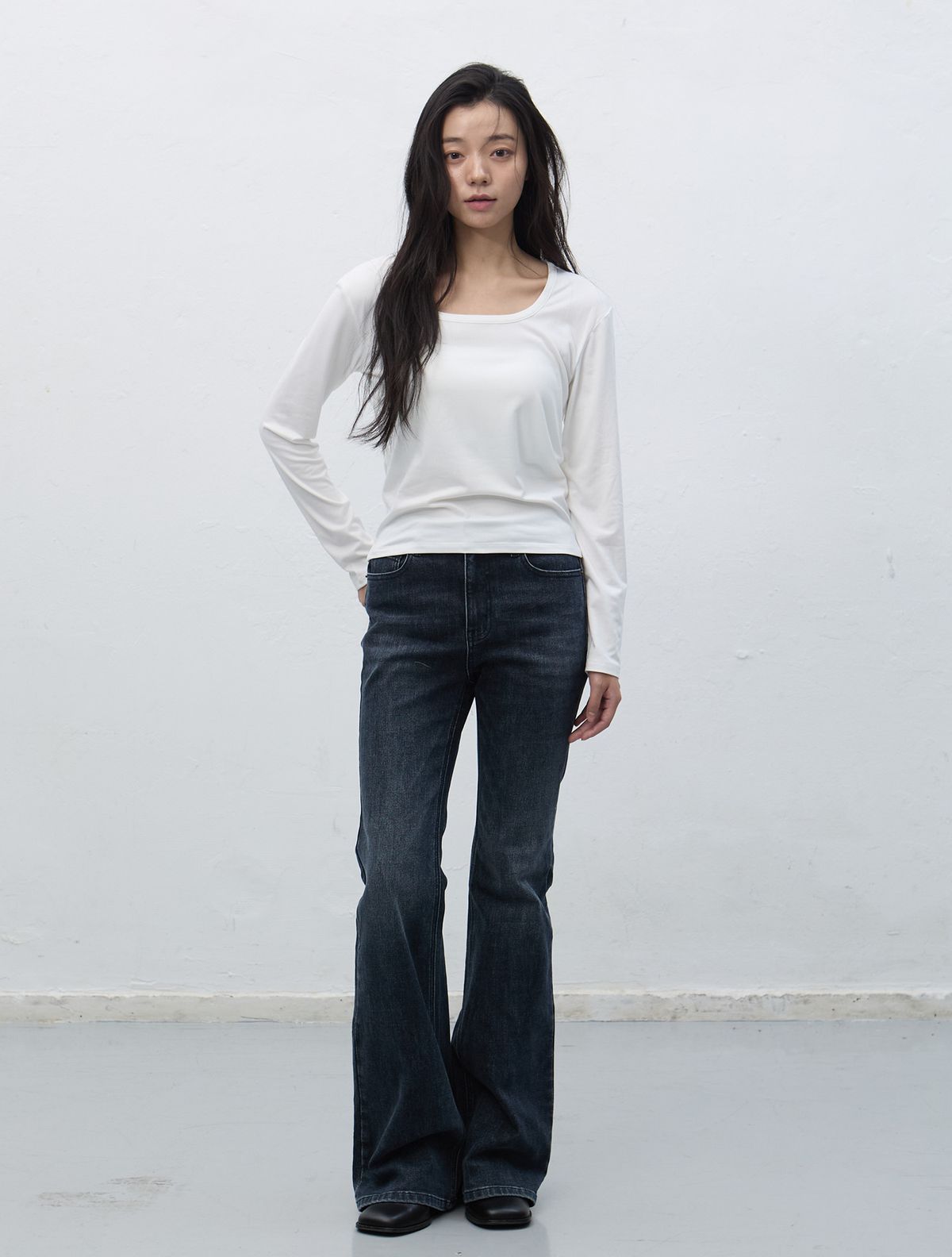제너럴아이디어(GENERALIDEA) 히트젯 히트 U넥 티셔츠 [WHITE] / WBE4L01516