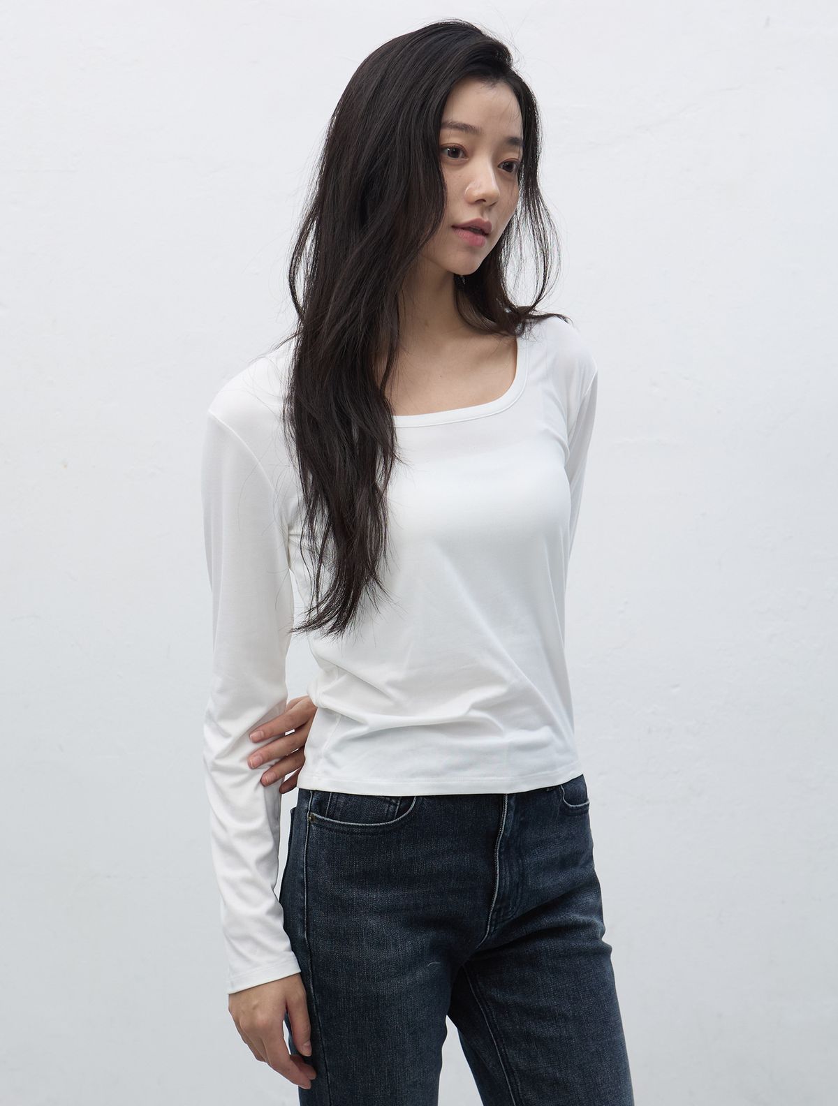 제너럴아이디어(GENERALIDEA) 히트젯 히트 U넥 티셔츠 [WHITE] / WBE4L01516