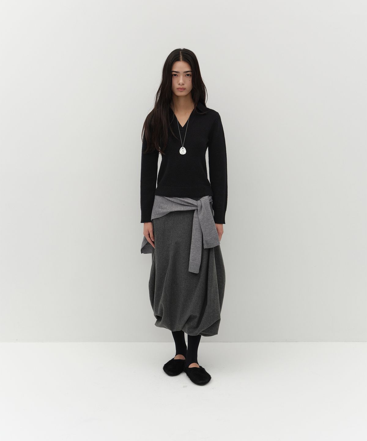 로우타이드(LOW TIDE) V NECK COLLAR KNIT [BLACK]