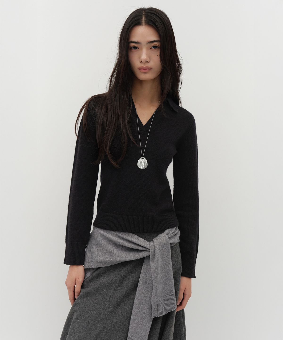 로우타이드(LOW TIDE) V NECK COLLAR KNIT [BLACK]