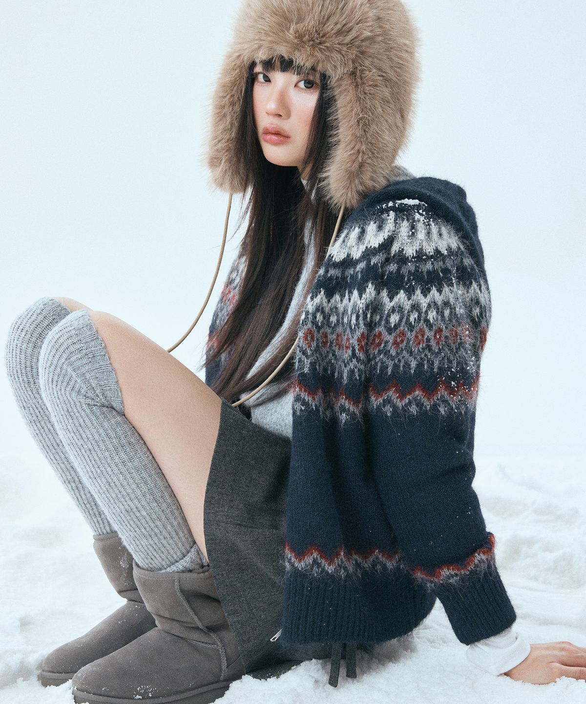 미쏘(MIXXO) 헤어리 페어아일 후드 집업 가디건_MIWCKFV2SS