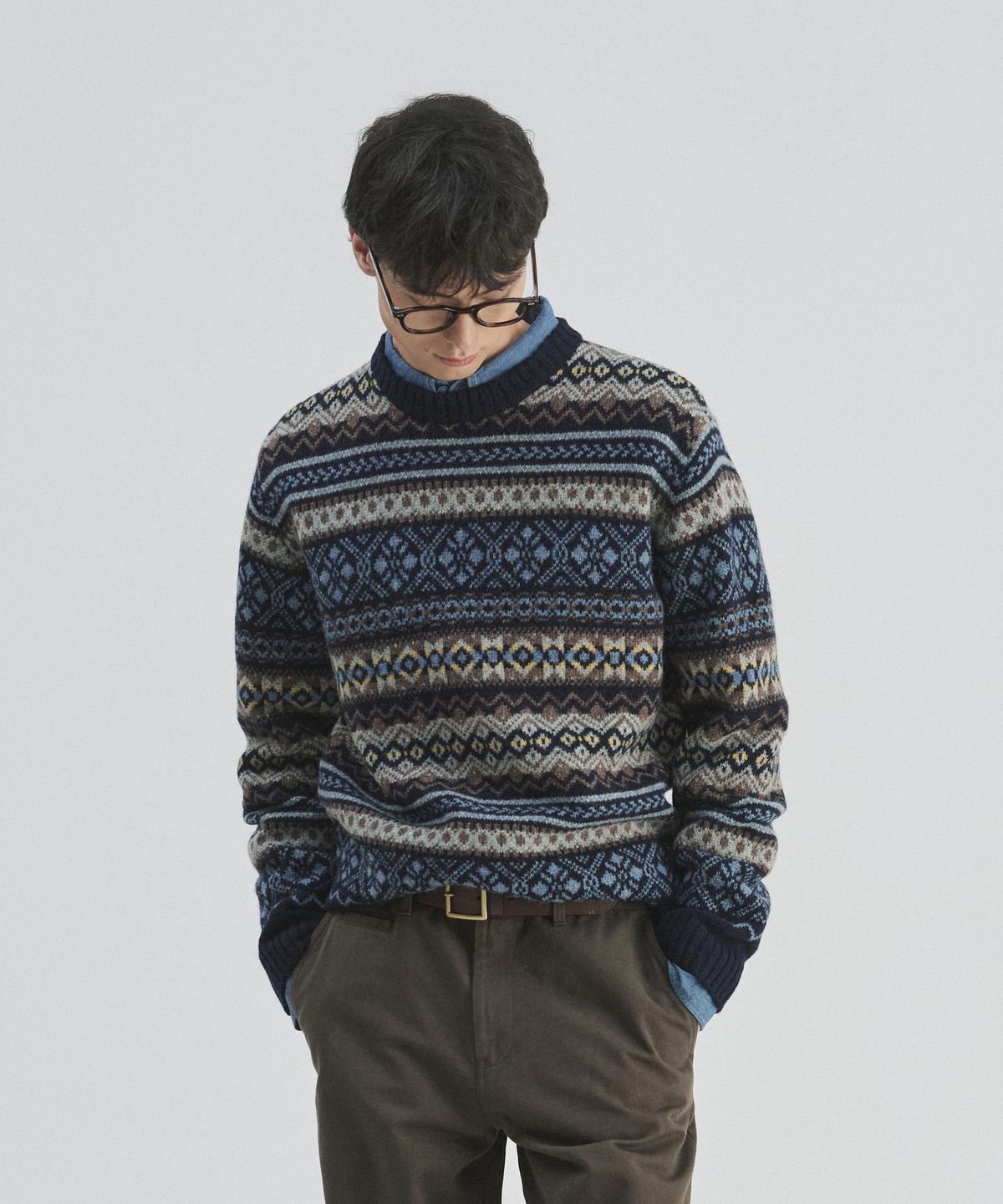건지 울른스(Guernsey Woollens) 포트도일 페어아일 크루넥 스웨터 - 네이비