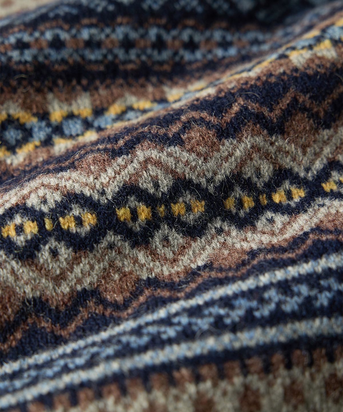 건지 울른스(Guernsey Woollens) 포트도일 페어아일 크루넥 스웨터 - 네이비